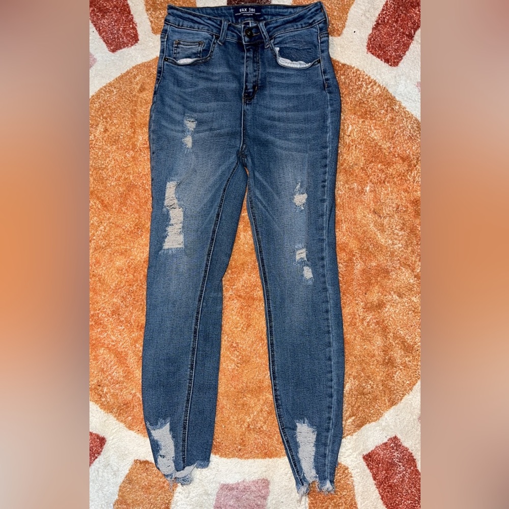 Skinny jeans with rips, high waisted